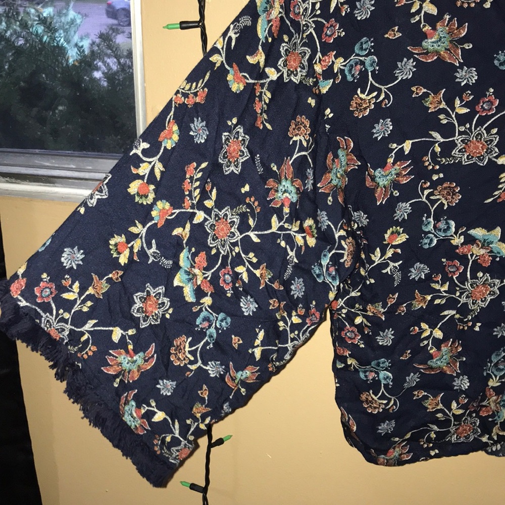 Top - Picture 2 of 5
